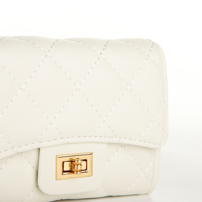 Сумка женская, мессенджер на магните, цвет белый