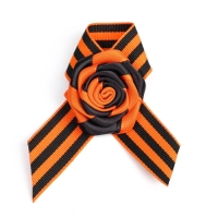 Брошь - георгиевская лента с цветком "9 мая - Орден Победы" Брошь - георгиевская лента с цветком "9 мая - Орден Победы"