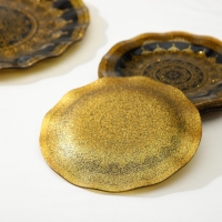 Набор столовый &laquo;Мехенди&raquo;, 7 предметов: d=30 см - 1 шт, d=18 см - 6 шт, цвет золотой, черный