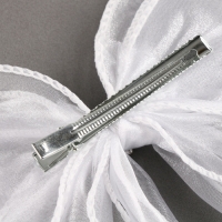 Карнавальный зажим &laquo;Бантик&raquo; с декором-сердцем