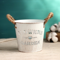 Кашпо "Ведерко цветочный сад" белое, 13х13х12см Кашпо "Ведерко цветочный сад" белое, 13х13х12см