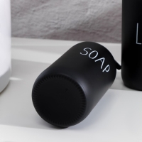 Набор дозаторов для ванной на подносе из бамбука, по 500 мл, стекло, цвет чёрный Набор дозаторов для ванной на подносе из бамбука, по 500 мл, стекло, цвет чёрный