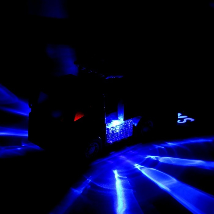 Машина &laquo;Военная&raquo;, на батарейках, свет и звук