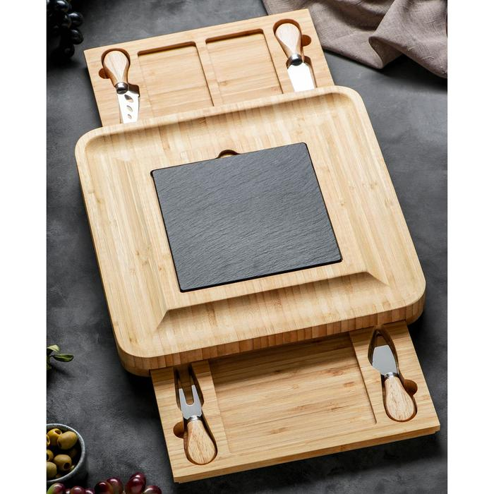 Набор для подачи сыра &laquo;Маасдам&raquo;, 4 ножа, бамбук, доска из сланца