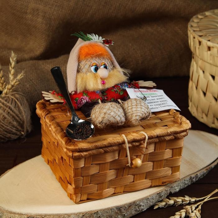 Оберег - шкатулка &laquo;Домовой&raquo;, на сундучке, 10х15х14 см, микс