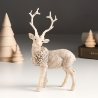 Сувенир полистоун "Серебристый олень с венком на шее" 8,6х4,5х15 см Сувенир полистоун "Серебристый олень с венком на шее" 8,6х4,5х15 см
