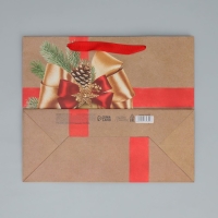 Пакет подарочный новогодний крафтовый горизонтальный &laquo;Подарок в Новый год&raquo;, ML 27 х 23 х 11.5 см, Новый год
