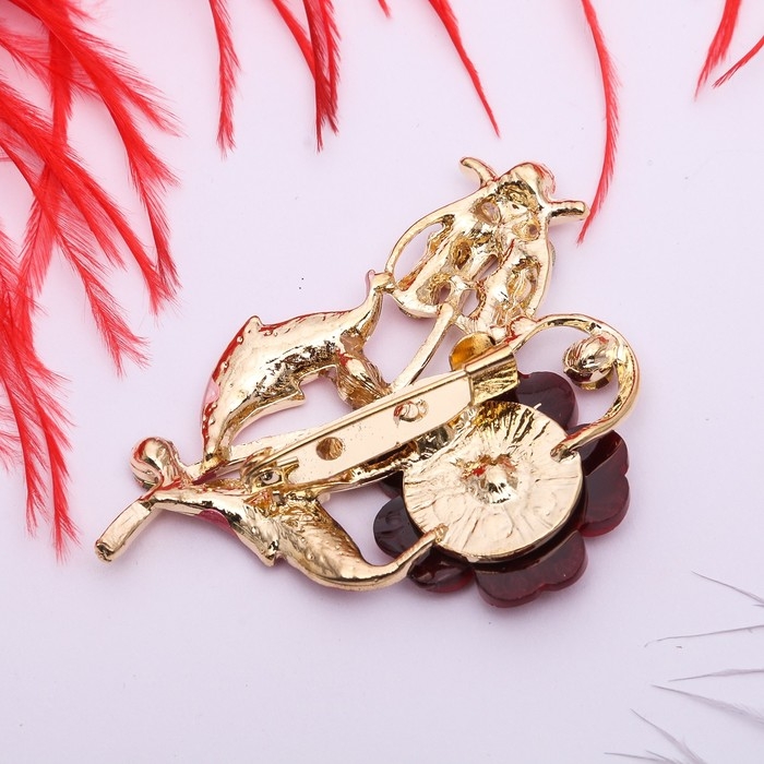 Брошь &laquo;Цветение&raquo;, цвет красный в золоте