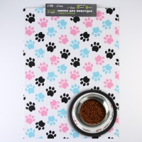 Коврик под миску &laquo;Лапки темные&raquo;, 52х38х0,3см