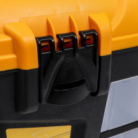 Ящик для инструментов, с двумя консолями и коробками &laquo;Уран 21&raquo;