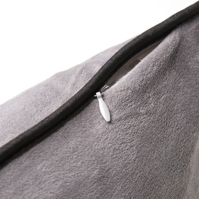 Наволочка декоративная Этель &laquo;Кант&raquo;, 45х45, цвет серый, велюр (100% пэ)