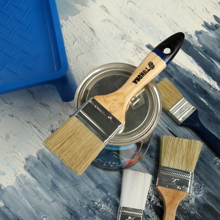 Кисть плоская ТУНДРА, натуральная щетина, деревянная ручка, 2 Кисть плоская ТУНДРА, натуральная щетина, деревянная ручка, 2", 50 мм