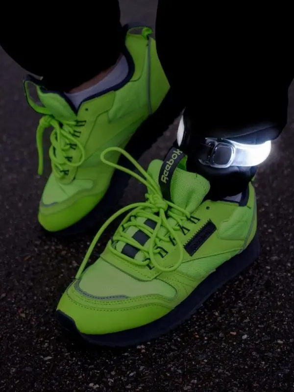 Фонарик &mdash; маячок безопасности Forrest Run, черный