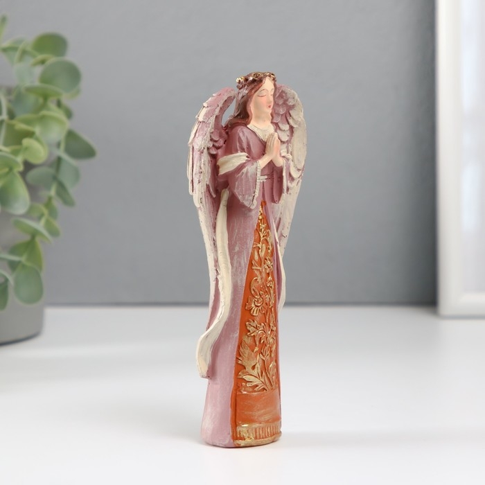 Сувенир полистоун "Девушка-ангел с золотым венком" темно-красный 2,7х6,5х14,7 см