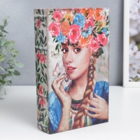 Сейф-книга дерево кожзам "Девушка с косой в цветочном венке" 21х13х5 см Сейф-книга дерево кожзам "Девушка с косой в цветочном венке" 21х13х5 см