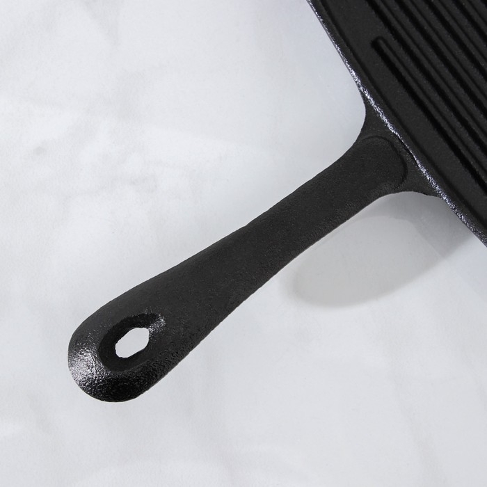 Сковорода гриль чугунная Доляна &laquo;Квадрат&raquo;, 23&times;23 см, со сливом и ручкой, цвет чёрный