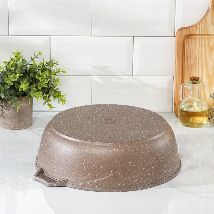 Жаровня &laquo;Гранит Brown&raquo;, 5 л, h=9 см, стеклянная крышка, антипригарное покрытие, цвет коричневый