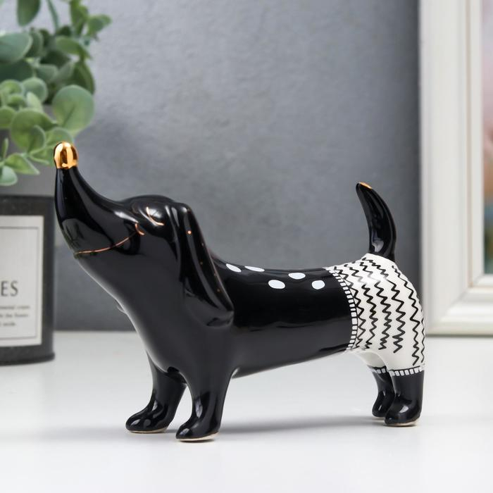 Сувенир керамика "Такса в шортах" чёрный 9,3х5,3х13,7 см