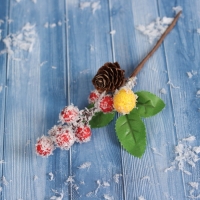 Декор "Зимние грезы" красные желтая ягодки, 15 см Декор "Зимние грезы" красные желтая ягодки, 15 см