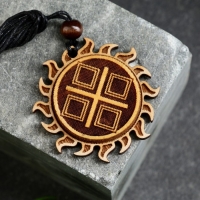 Оберег "Макошь" кедр, дарует мудрость и энергию Оберег "Макошь" кедр, дарует мудрость и энергию