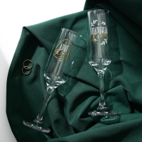 Набор бокалов для шампанского «Подружка невесты, друг жениха», 2 штуки, 200 мл., тип нанесения рисунка: деколь Набор бокалов для шампанского «Подружка невесты, друг жениха», 2 штуки, 200 мл., тип нанесения рисунка: деколь