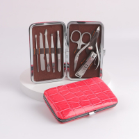 Набор маникюрный «Рептилия», 8 предметов, в футляре, цвет красный Набор маникюрный «Рептилия», 8 предметов, в футляре, цвет красный