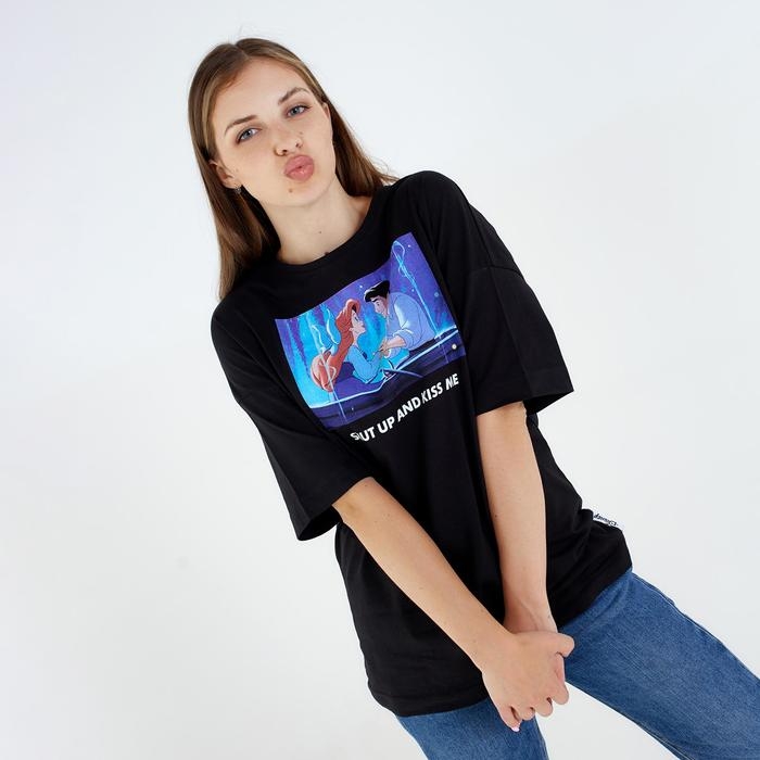 Футболка &laquo;Kiss me&raquo; Принцессы oversize, цвет чёрный