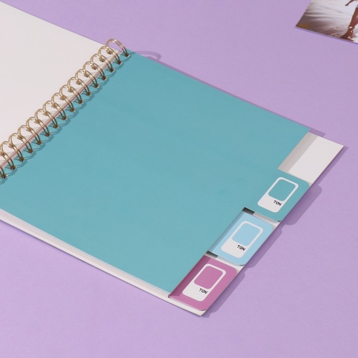 Фотоальбом на спирали 20 листов Фотоальбом на спирали 20 листов "Палитра" объёмный элемент + 4 вкладки 24х24 см