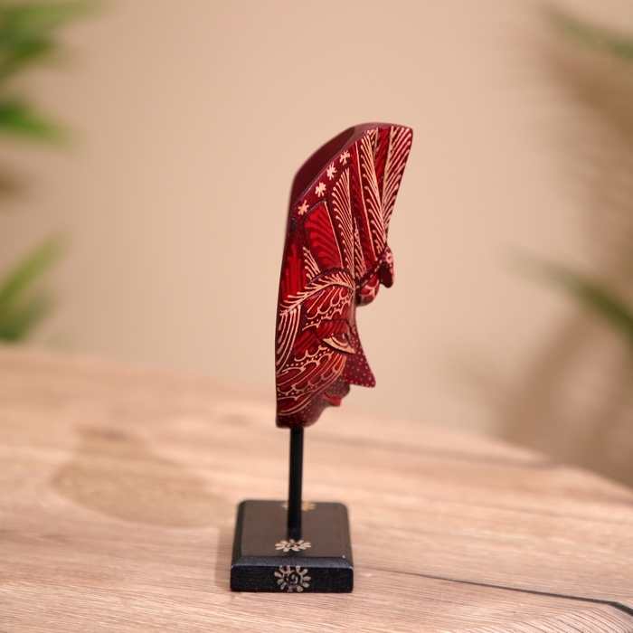 Сувенир "Маска" на подставке, батик, дерево 20 см