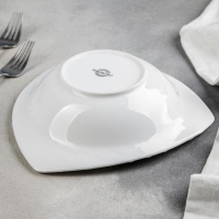 Салатник фарфоровый Magistro &laquo;Роза Бланш&raquo;, 600 мл, d=23 см, цвет белый