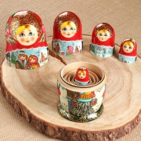 Матрёшка «Парочка», красный платок,5 кукольная, люкс Матрёшка «Парочка», красный платок,5 кукольная, люкс