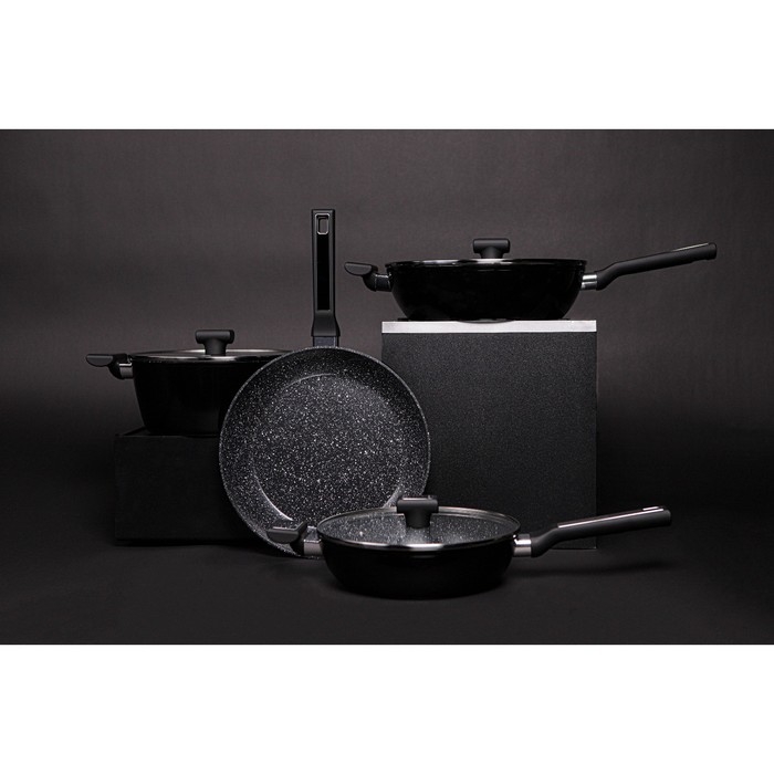 Сковорода Magistro Warrior, d=22 см, h=4,5 см, ручка soft-touch, антипригарное покрытие, индукция, цвет чёрный Сковорода Magistro Warrior, d=22 см, h=4,5 см, ручка soft-touch, антипригарное покрытие, индукция, цвет чёрный