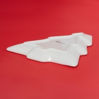 Тарелка новогодняя Доляна &laquo;Сани Деда Мороза&raquo;, керамика, 23&times;20&times;2,2 см, цвет белый