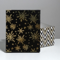 Коробка подарочная новогодняя складная &laquo;Золотой праздник&raquo;, 31,2 х 25,6 х 16,1 см, Новый год