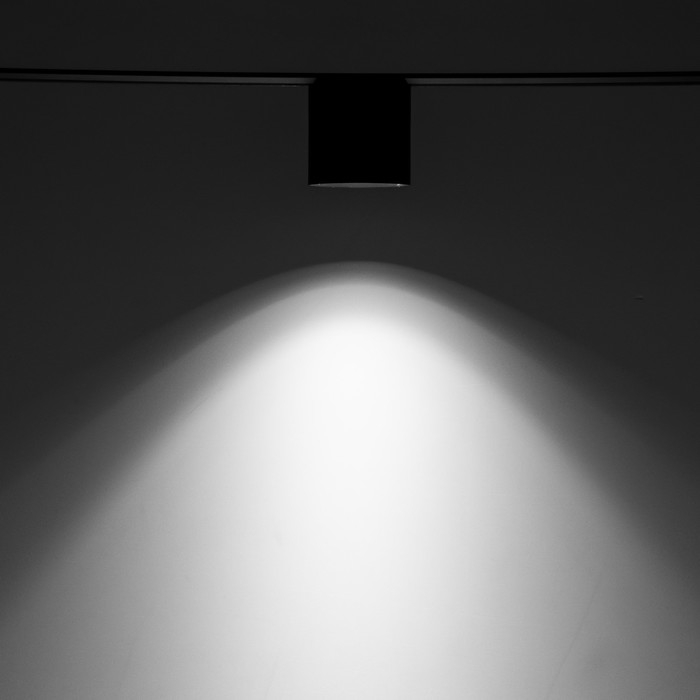 Светильник трековый SLIM Светильник трековый SLIM "Цилинр" LED 12Вт 3000K-6000К 48V CRI90 черный 8х8х7,5см