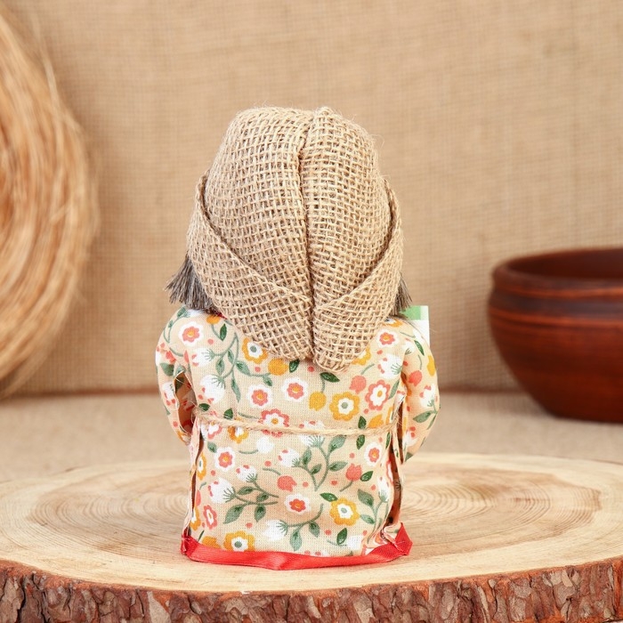 Оберег "Домовой с купюрой", 15-16 см