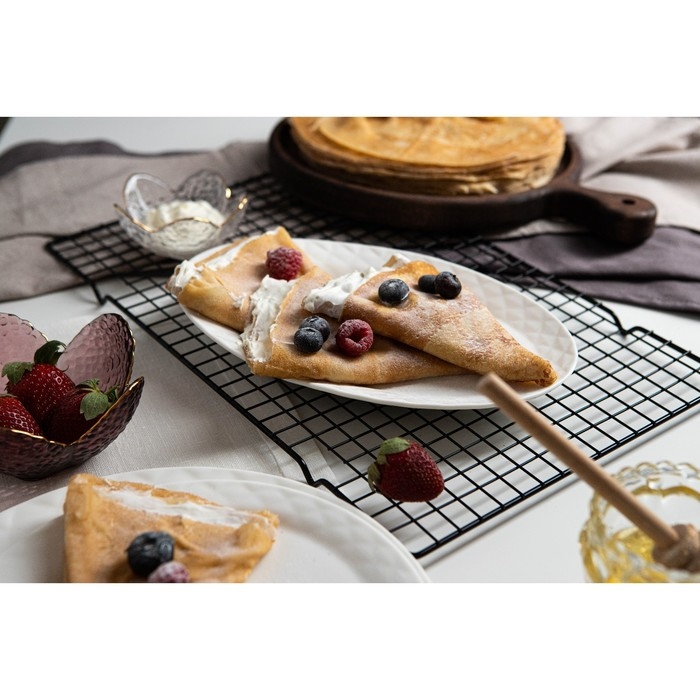 Тарелка фарфоровая обеденная Magistro &laquo;Блик&raquo;, 25&times;16,5&times;1,5 см, цвет белый