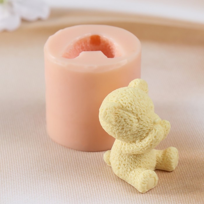 Молд силиконовый Молд силиконовый "Мишка руки у рта" (издел. 4,5х3,7х3,5см)