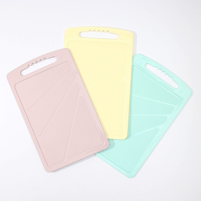 Набор досок разделочных на подставке, 3 шт, 32×20 см, цвет белый Набор досок разделочных на подставке, 3 шт, 32×20 см, цвет белый