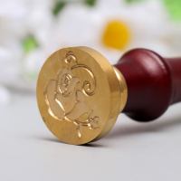 Печать для сургуча с деревянной ручкой "Бутон розы" 9х2,5х2,5 см Печать для сургуча с деревянной ручкой "Бутон розы" 9х2,5х2,5 см