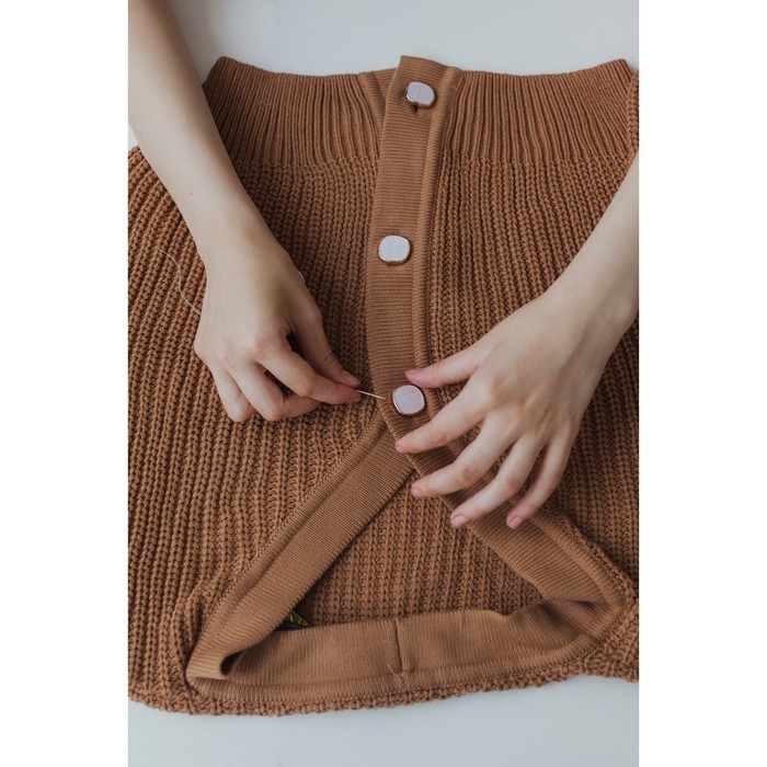 Набор пластиковых пуговиц на ножке, d = 23 мм, 5 шт, цвет белый Набор пластиковых пуговиц на ножке, d = 23 мм, 5 шт, цвет белый