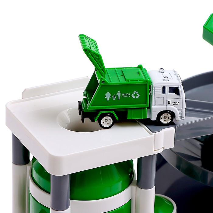 Парковка &laquo;Городские службы&raquo;, с 2 машинками