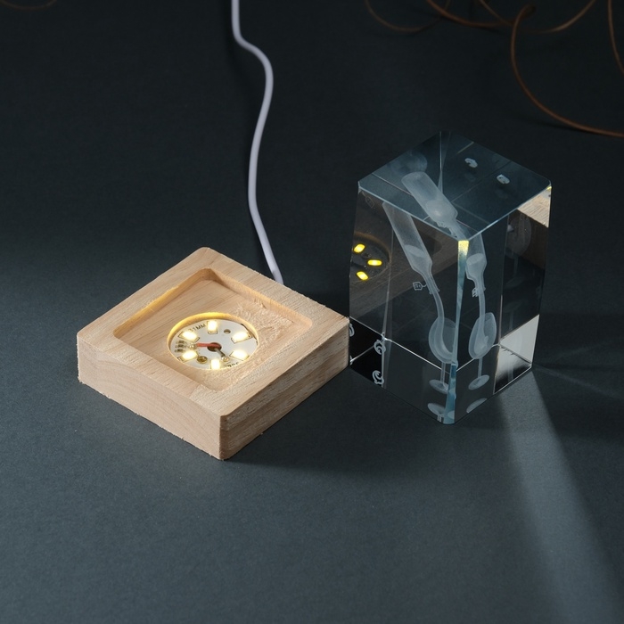 Сувенир стекло подсветка Сувенир стекло подсветка "Прямоугольник. Бокал и вино" подставка дерево, USB 7х7х10