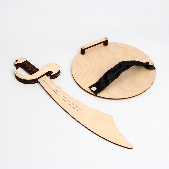 Деревянное оружие &laquo;Щит и меч&raquo; 25&times;44,5&times;5 см