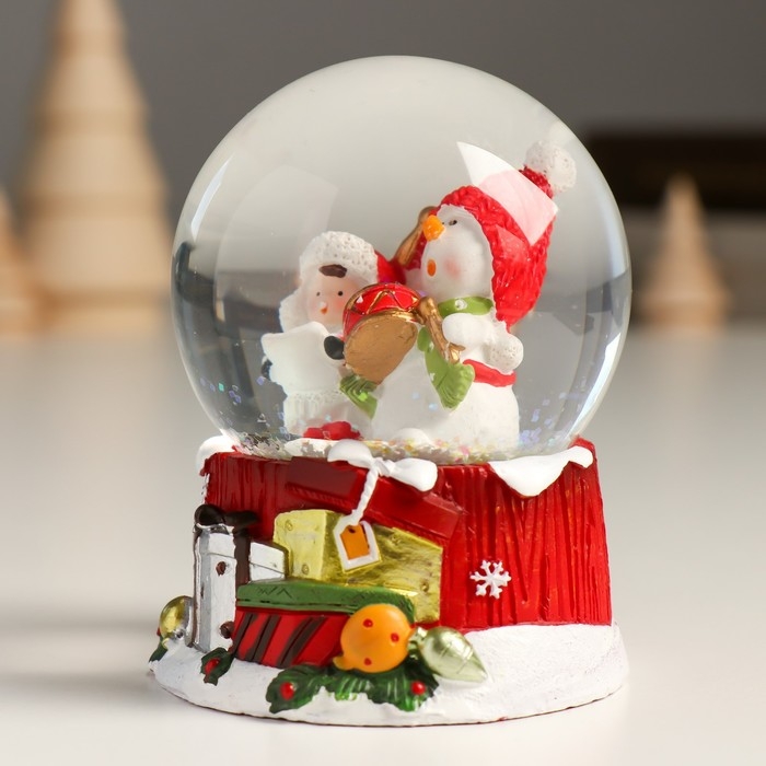 Сувенир полистоун водяной шар Сувенир полистоун водяной шар "Снеговик с мальчишкой" 7х8х9 см