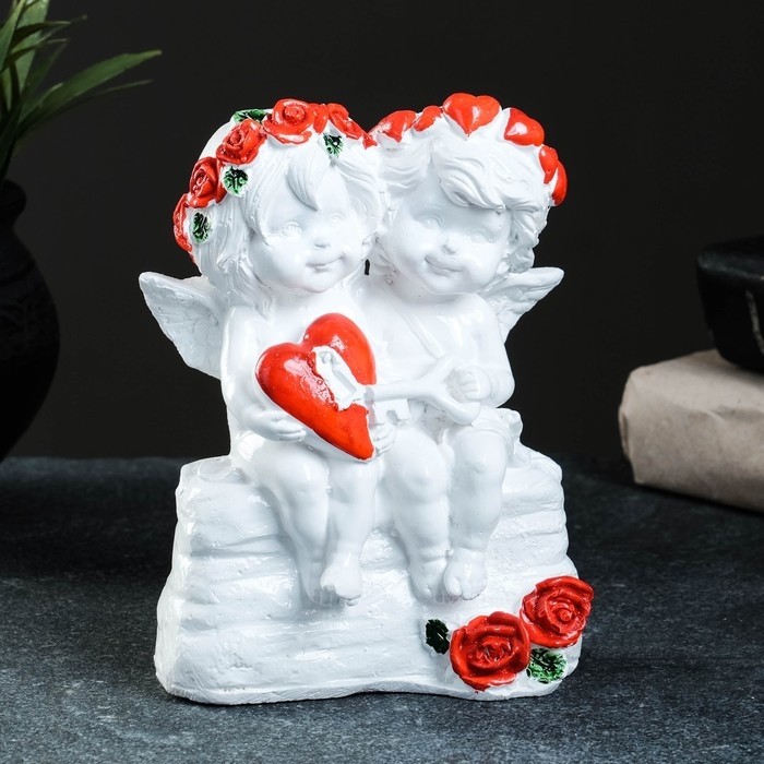 Фигура Фигура "Ангел с сердцем на замочке" 15х11см