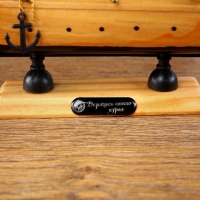 Корабль сувенирный средний &laquo;Глиндер&raquo;, борт светлое дерево, паруса белые, 30х7х30 см