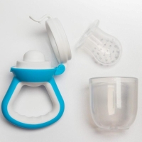 Ниблер для прикорма с силиконовой сеточкой «Подкова», цвет МИКС Ниблер для прикорма с силиконовой сеточкой «Подкова», цвет МИКС