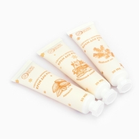 Новогодний подарочный набор косметики. Крема для рук. Золотая серия