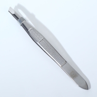 Пинцет &laquo;Premium&raquo; скошенный, узкий, 9 см, на блистере, цвет серебристый